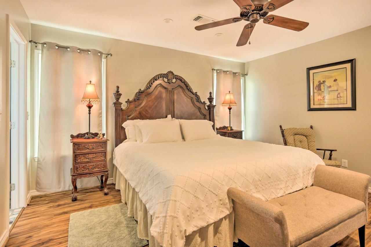 The Gathering Place Brenham Home On 6 Acres Extérieur photo