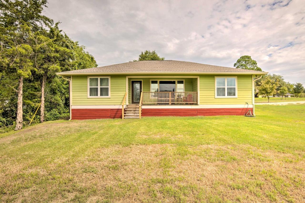 The Gathering Place Brenham Home On 6 Acres Extérieur photo