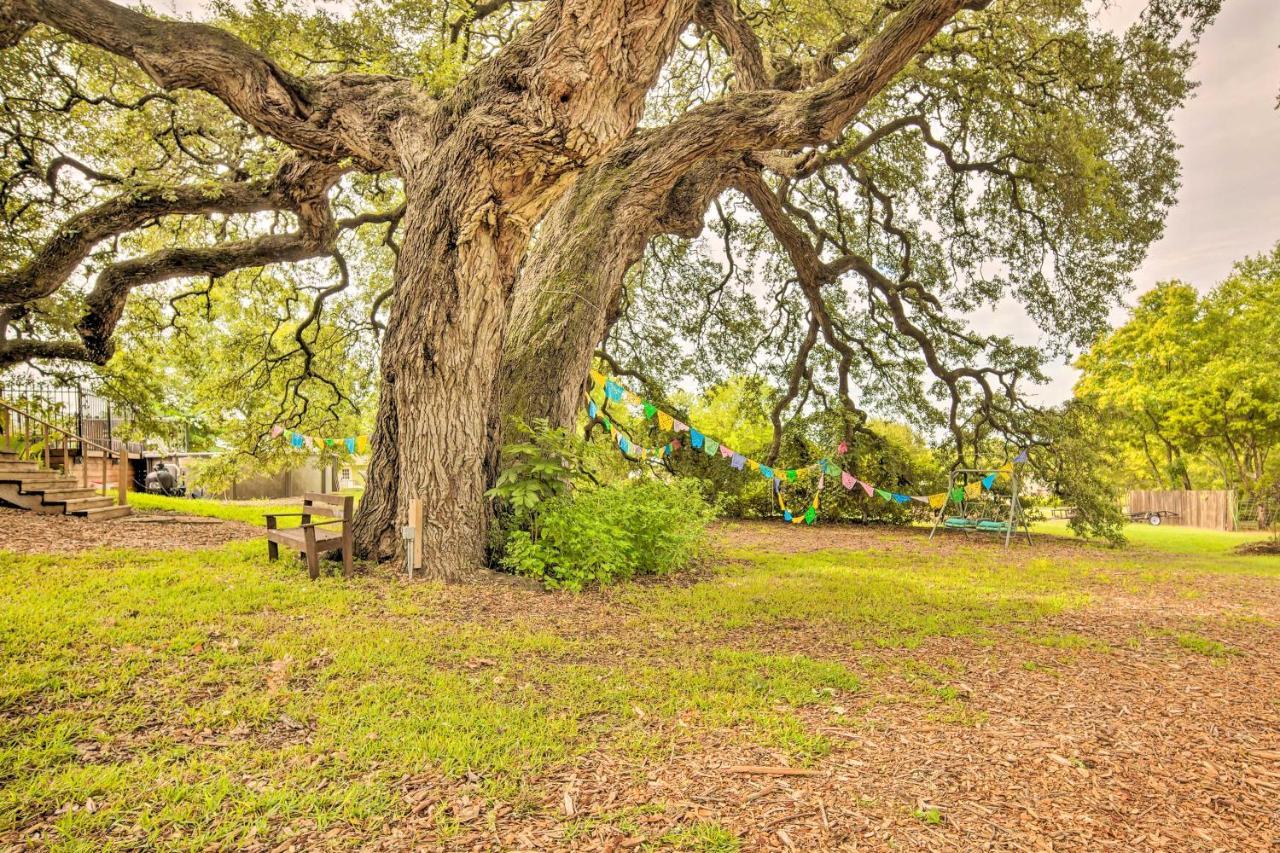The Gathering Place Brenham Home On 6 Acres Extérieur photo